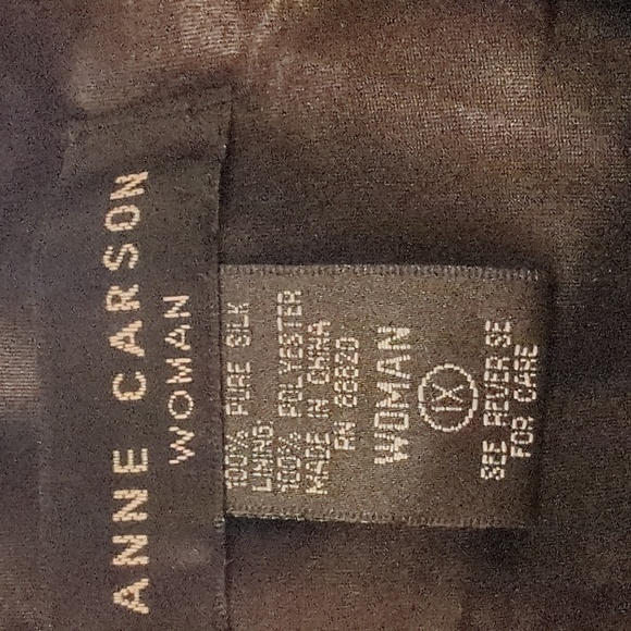 Anne Carson 'woman' silk lined, polyester, embroidered black floral top. Size 1X - Picture 3 of 4